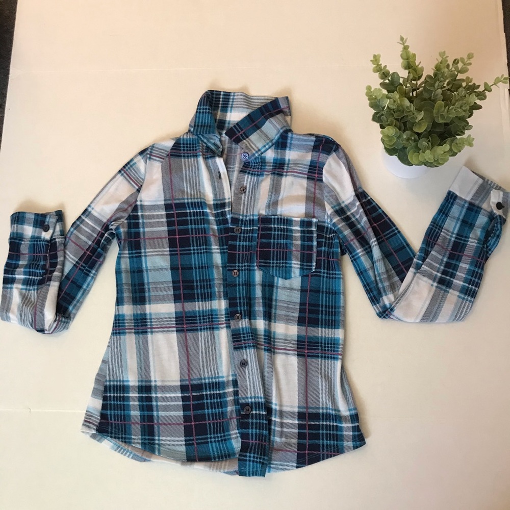Rue21 White and Blue Button Down Flannel